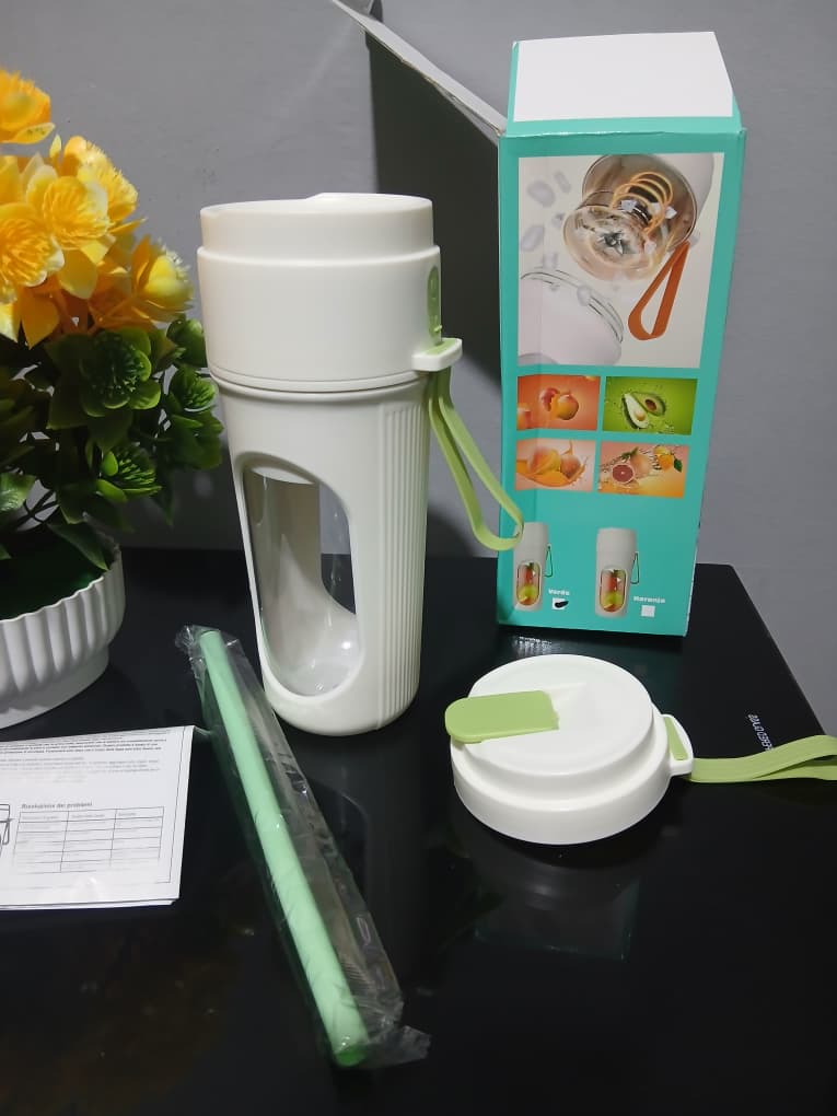 MINI MIXEUR PORTABLE RECHARGEABLE USB - 12 LAMES - 450ML